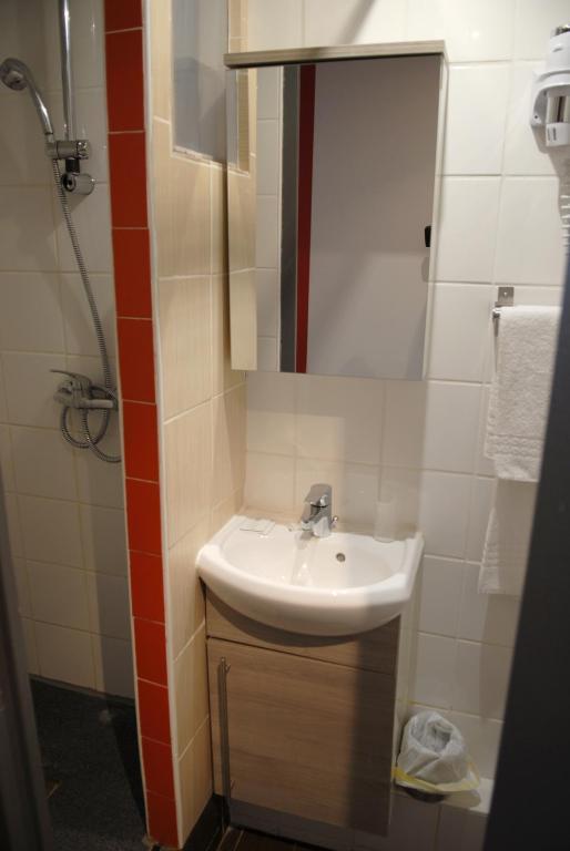 L'Oasis Montparnasse Hotel Париж Екстериор снимка